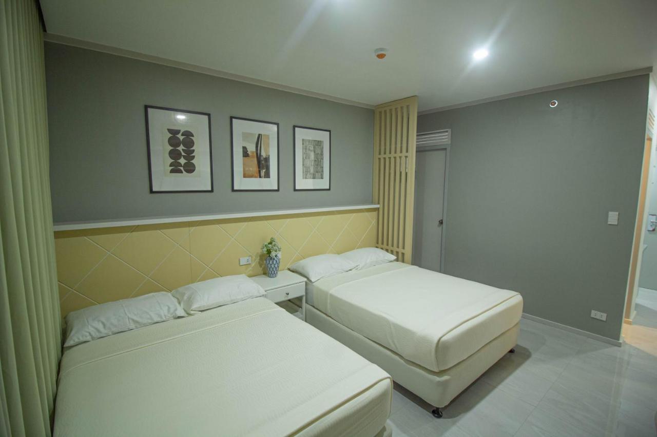 Twin Hearts Residences 1 罗哈斯城 外观 照片